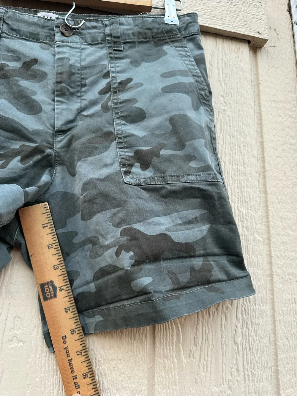 GAP Women's Green Camo Roll‑Cuff Utility Shorts